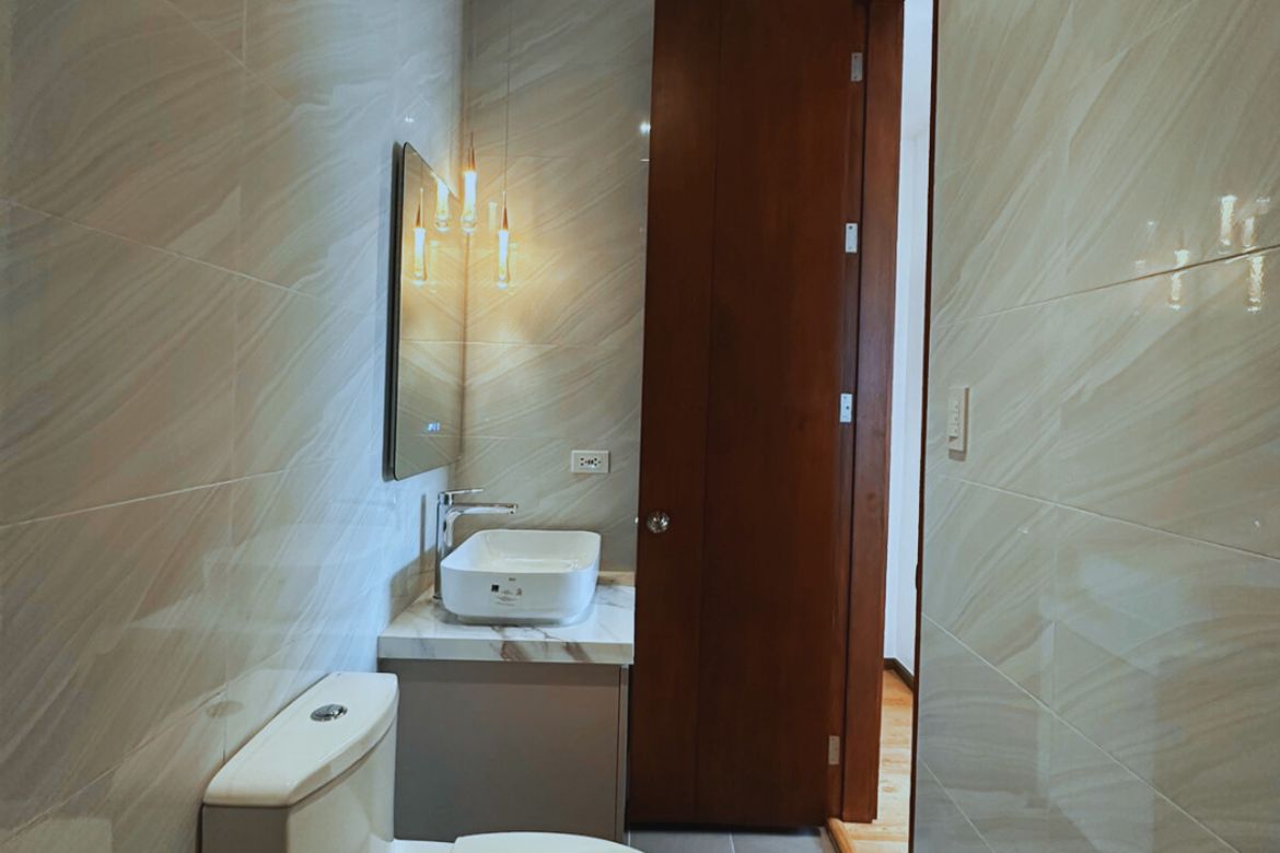5 Bedroom Townhouse for Sale in Hagdang Bato Itaas, Mandaluyong, Metro Manila – photo 8