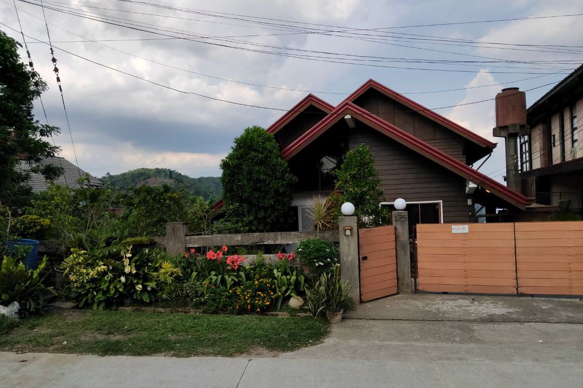 5 Bedroom Townhouse for Sale in Iruhin South, Tagaytay, Cavite – photo 7
