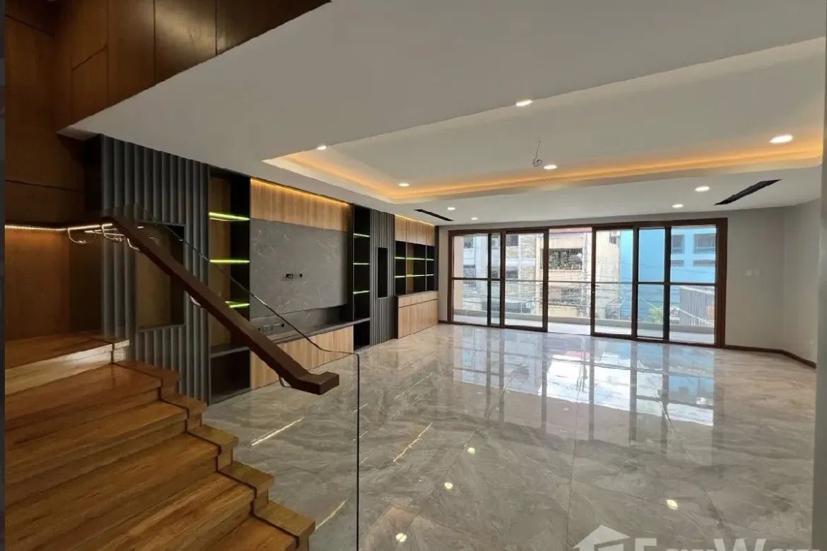 5 Bedroom Townhouse for Sale in Little Baguio, San Juan, Metro Manila
