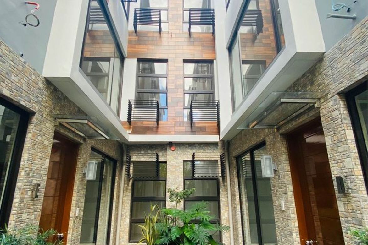 5 Bedroom Townhouse for Sale in Little Baguio, San Juan, Metro Manila