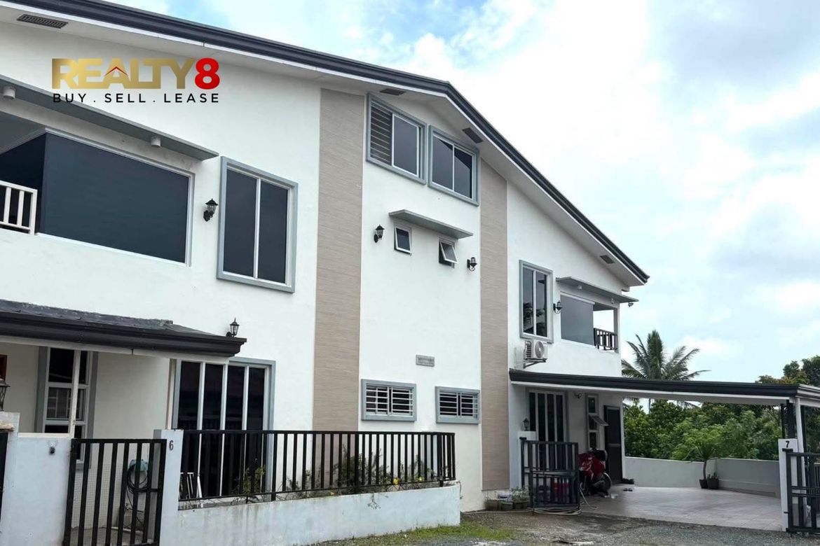 5 Bedroom Townhouse for Sale in Maitim 2nd East, Tagaytay, Cavite