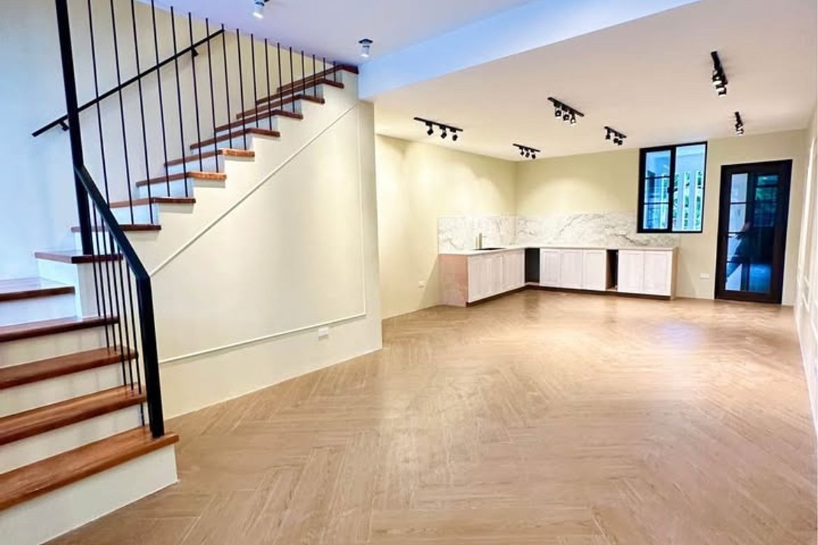 5 Bedroom Townhouse for Sale in Mambugan, Antipolo, Rizal