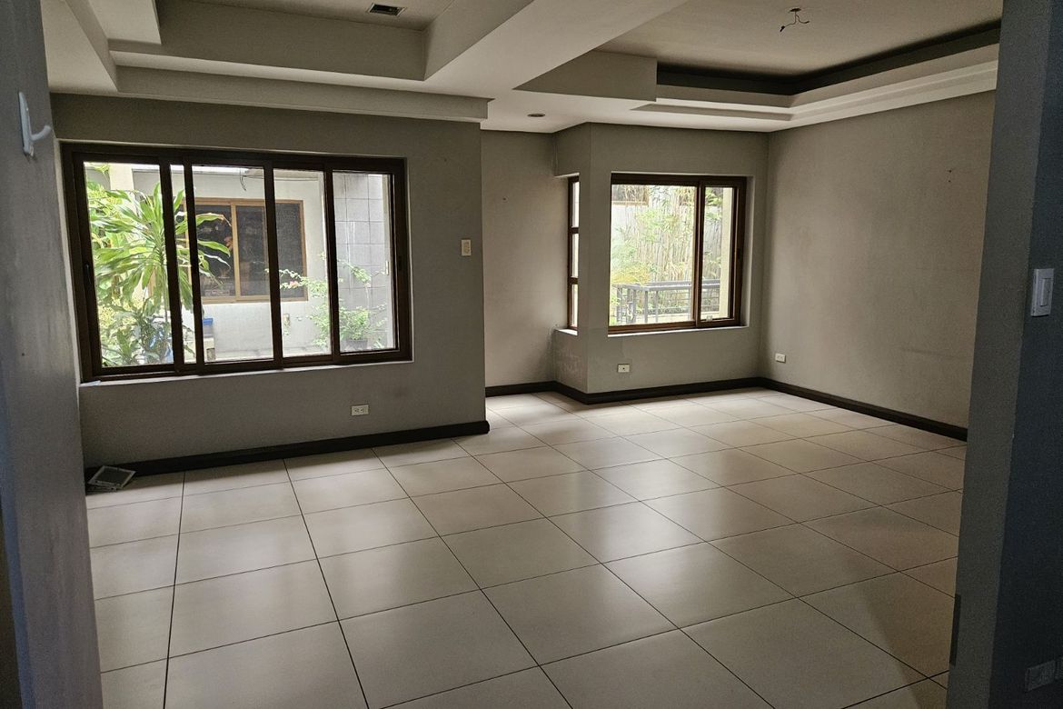 5 Bedroom Townhouse for Sale in Mariana, Quezon City, Metro Manila near LRT-2 Betty Go-Belmonte – photo 3