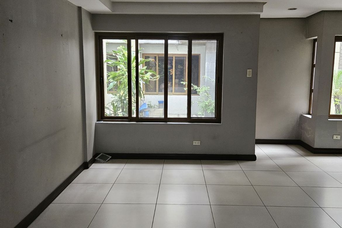 5 Bedroom Townhouse for Sale in Mariana, Quezon City, Metro Manila near LRT-2 Betty Go-Belmonte – photo 4
