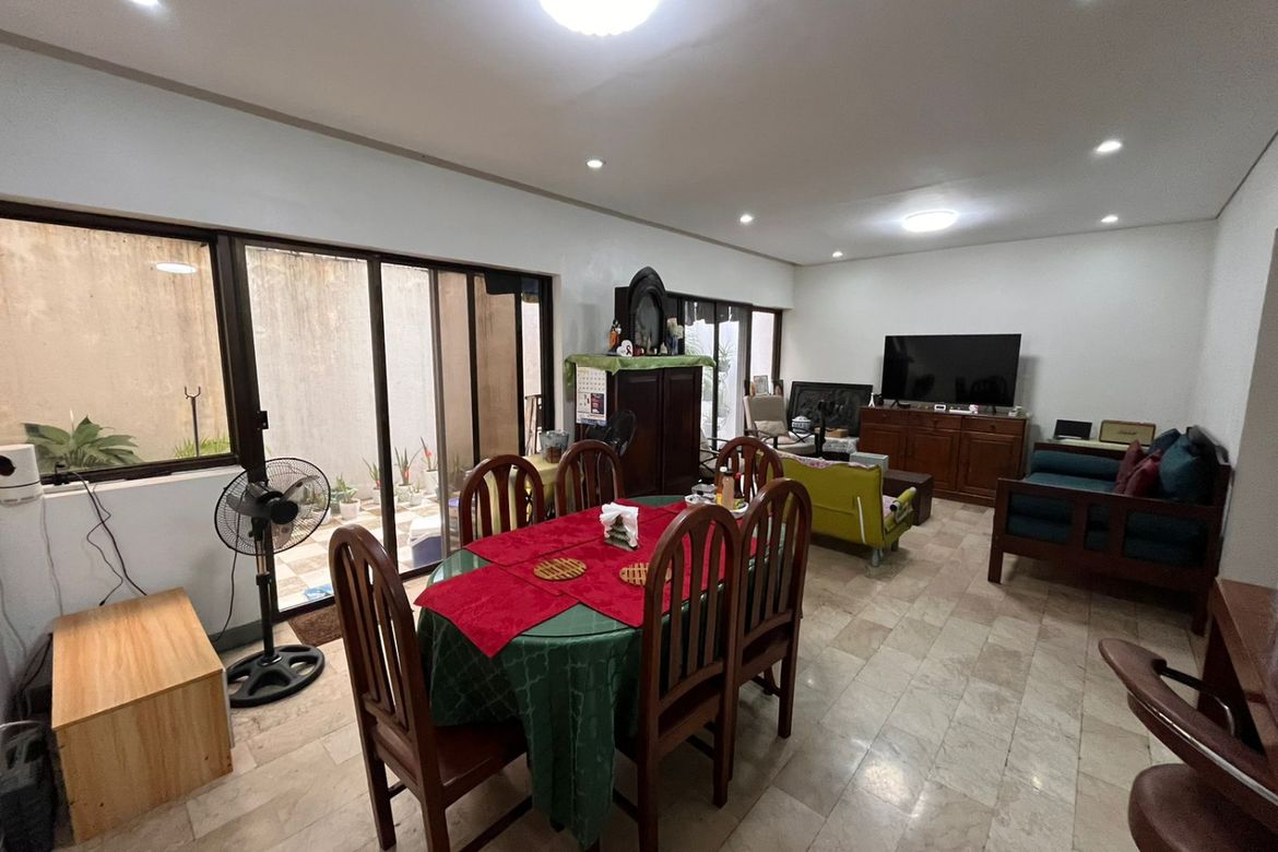 5 Bedroom Townhouse for Sale in Mariana, Quezon City, Metro Manila near LRT-2 Gilmore – photo 5