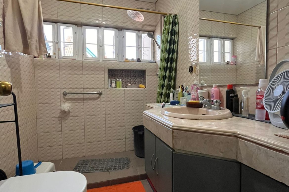 5 Bedroom Townhouse for Sale in Mariana, Quezon City, Metro Manila near LRT-2 Gilmore – photo 8