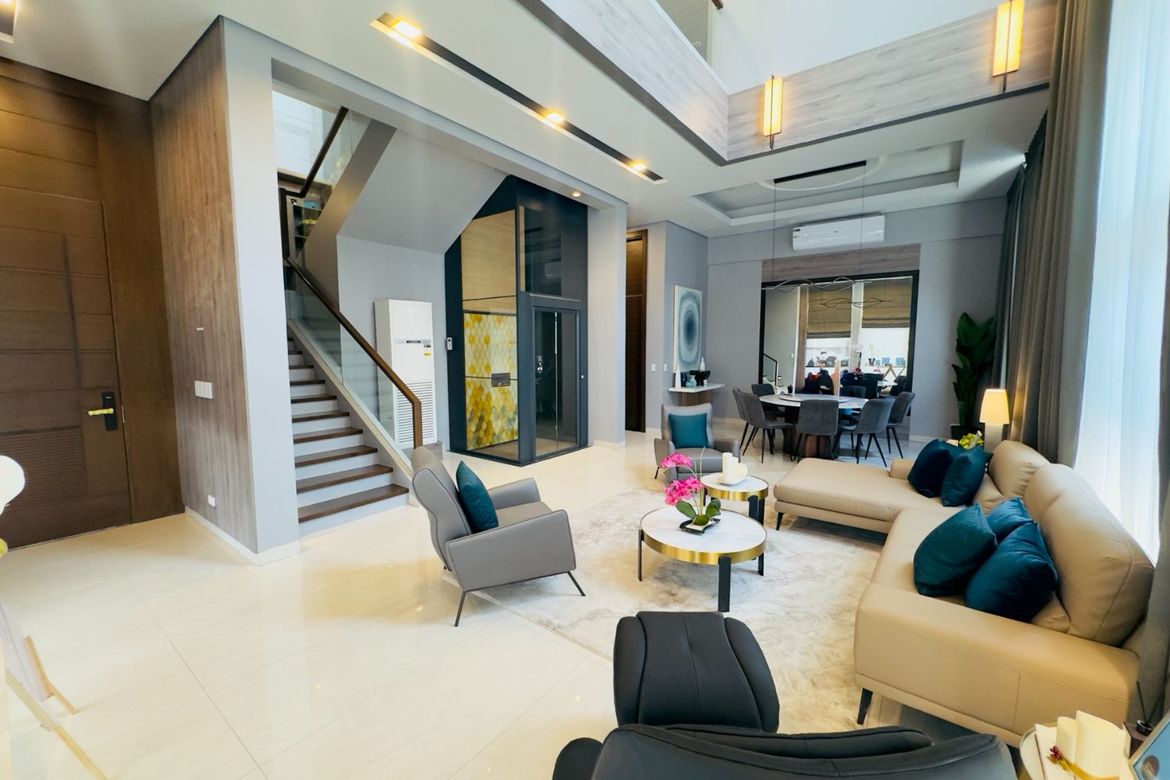 5 Bedroom Townhouse for Sale in Mariana, Quezon City, Metro Manila near LRT-2 Gilmore – photo 2