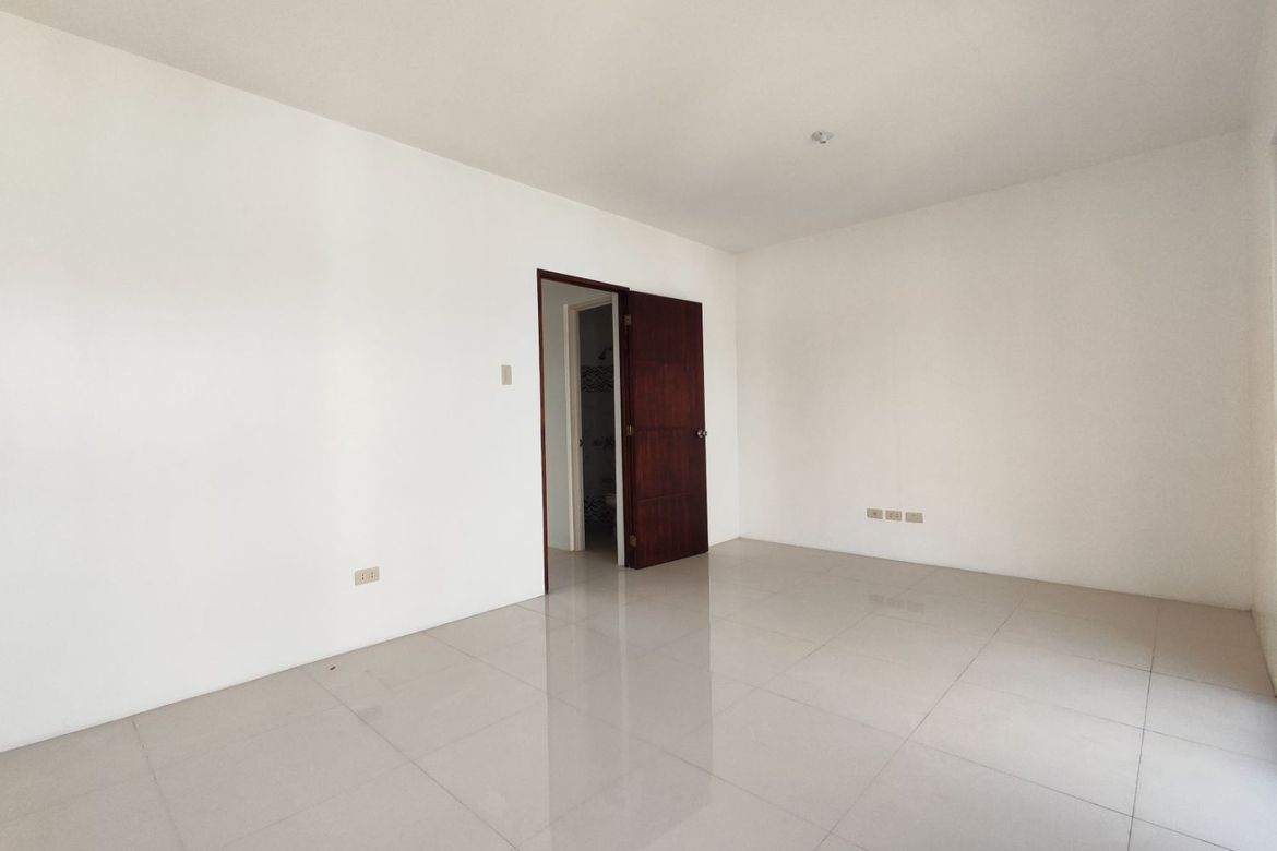 5 Bedroom Townhouse for Sale in Marulas, Valenzuela, Metro Manila – photo 7