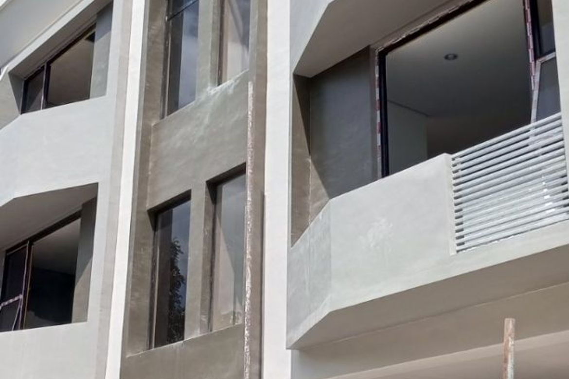 5 Bedroom Townhouse for Sale in Mayamot, Antipolo, Rizal