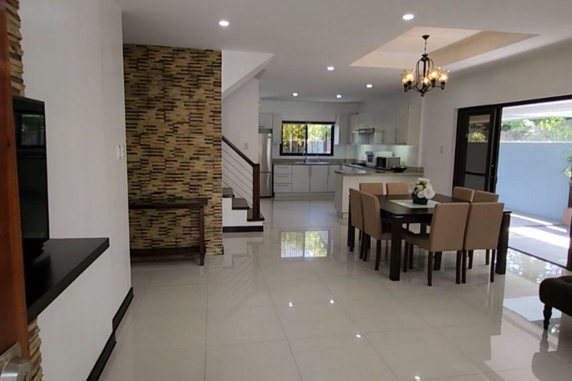 5 Bedroom Townhouse for Sale in North Fairview, Quezon City, Metro Manila – photo 3
