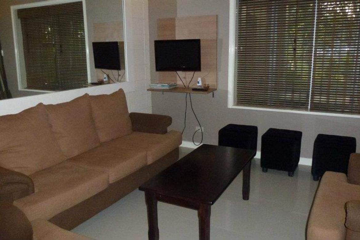 5 Bedroom Townhouse for Sale in Old Cabalan, Olongapo, Zambales – photo 2