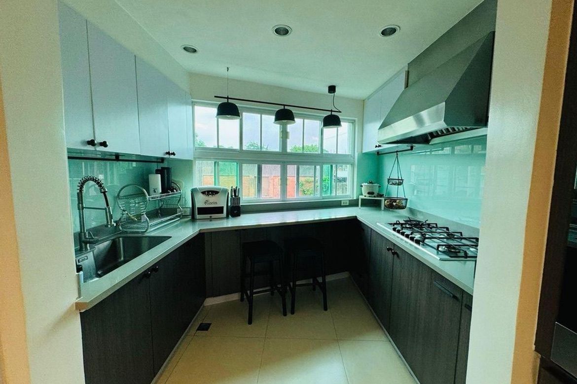5 Bedroom Townhouse for Sale in Pasadeña Place Townhomes, Pasadeña, San Juan, Metro Manila near LRT-2 Gilmore – photo 7