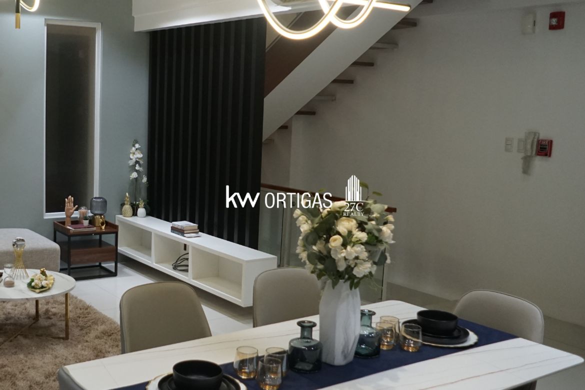 5 Bedroom Townhouse for Sale in Pasadeña, San Juan, Metro Manila near LRT-2 Gilmore – photo 4
