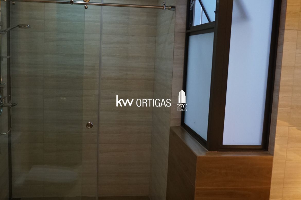 5 Bedroom Townhouse for Sale in Pasadeña, San Juan, Metro Manila near LRT-2 Gilmore – photo 8