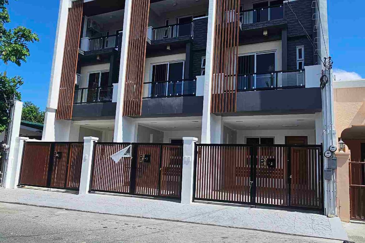 5 Bedroom Townhouse for Sale in Pilar, Las Piñas, Metro Manila