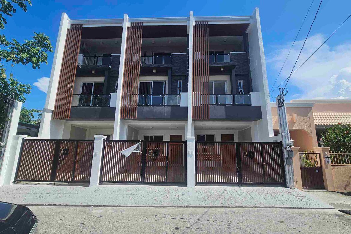 5 Bedroom Townhouse for Sale in Pilar, Las Piñas, Metro Manila – photo 3