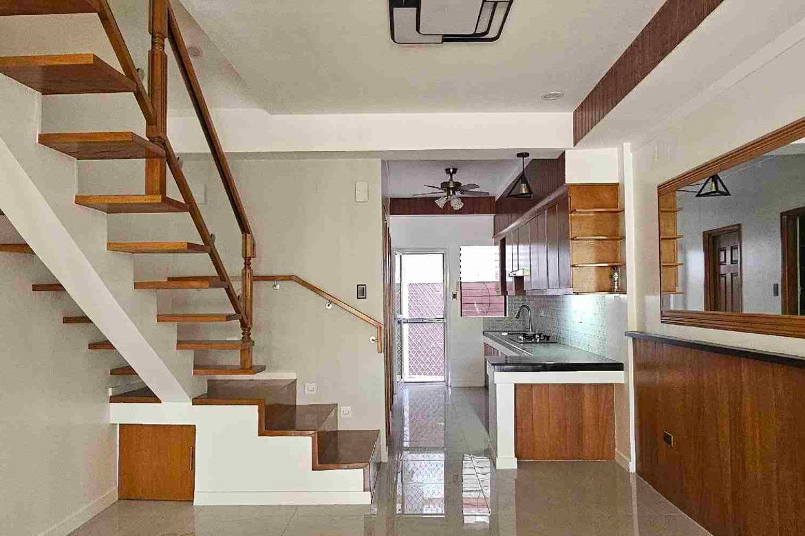 5 Bedroom Townhouse for Sale in Pilar, Las Piñas, Metro Manila – photo 4
