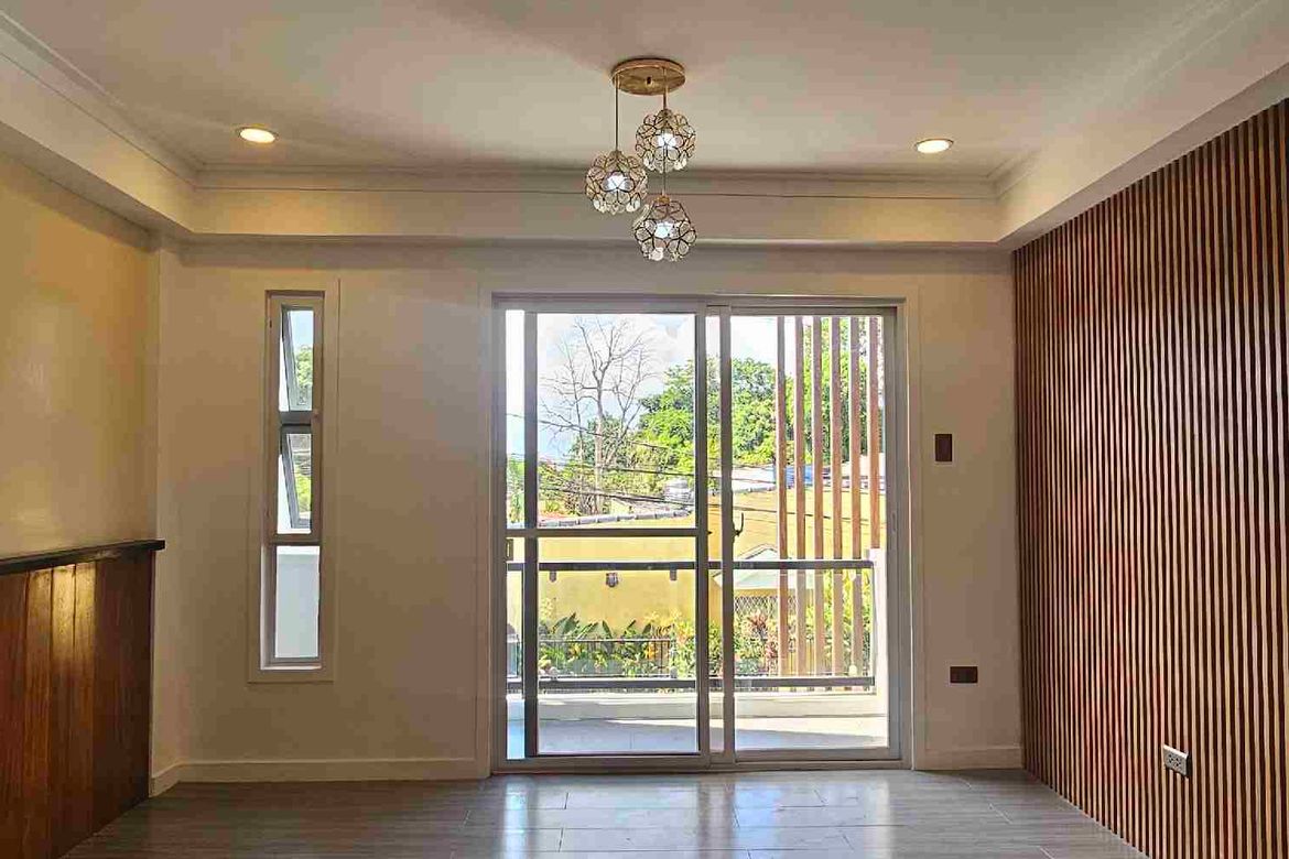 5 Bedroom Townhouse for Sale in Pilar, Las Piñas, Metro Manila – photo 8
