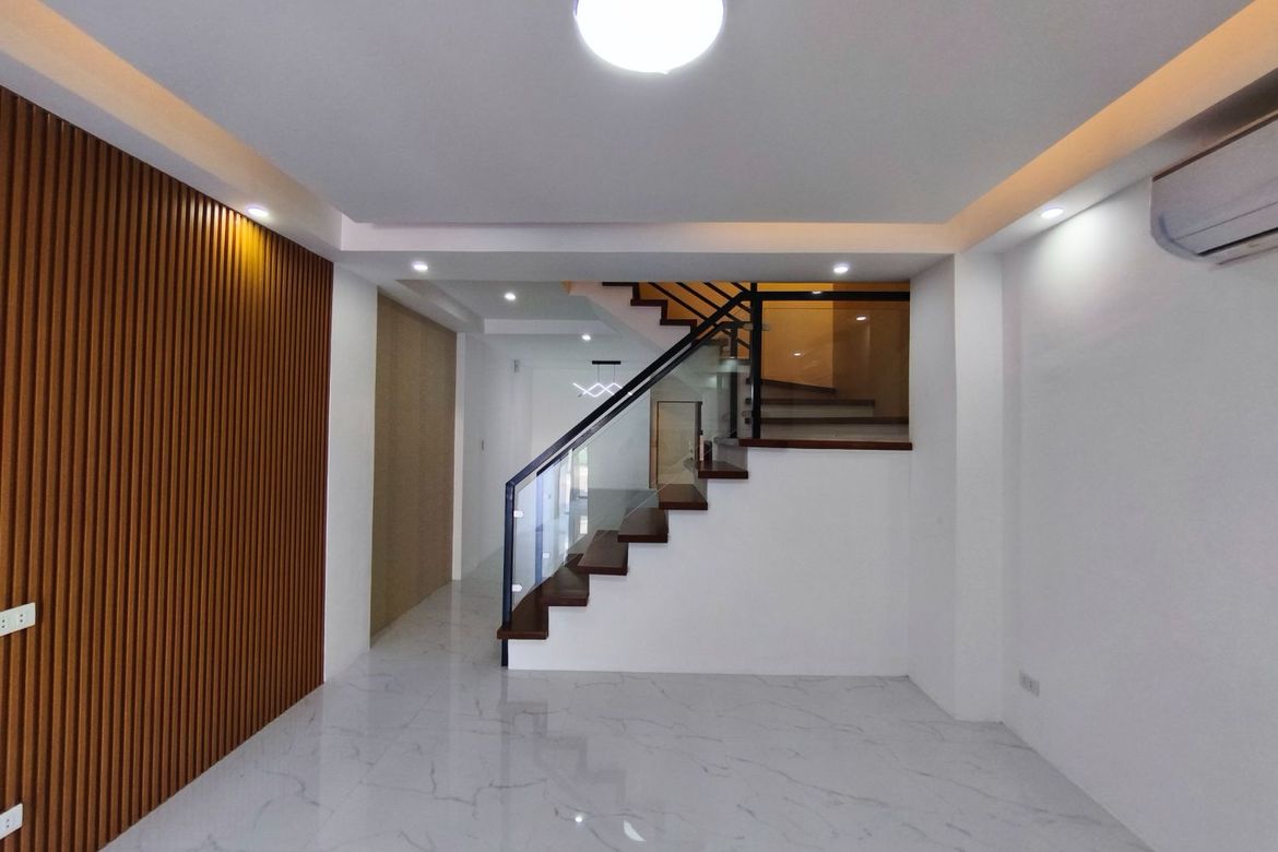 5 Bedroom Townhouse for Sale in Pilar, Las Piñas, Metro Manila – photo 4