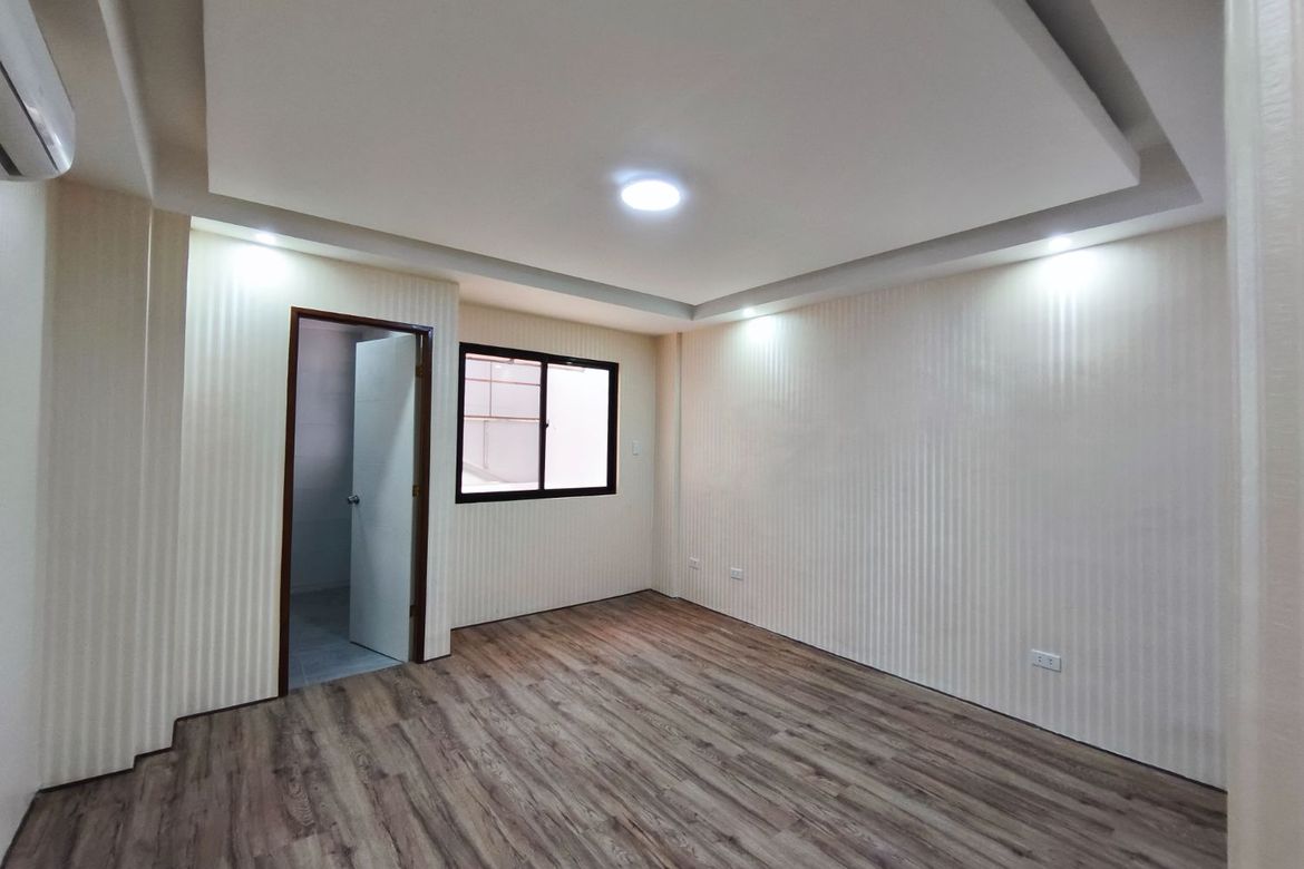 5 Bedroom Townhouse for Sale in Pilar, Las Piñas, Metro Manila – photo 6