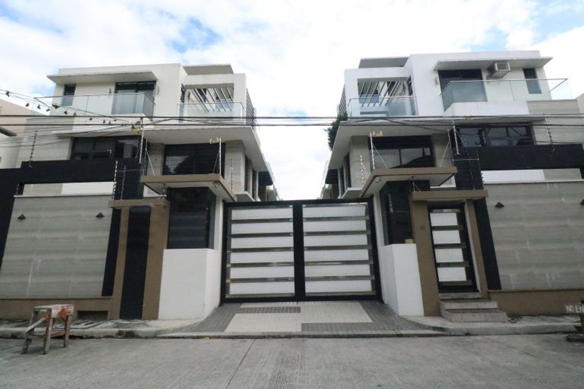 5 Bedroom Townhouse for Sale in Quiapo, Manila, Metro Manila near LRT-1 Carriedo