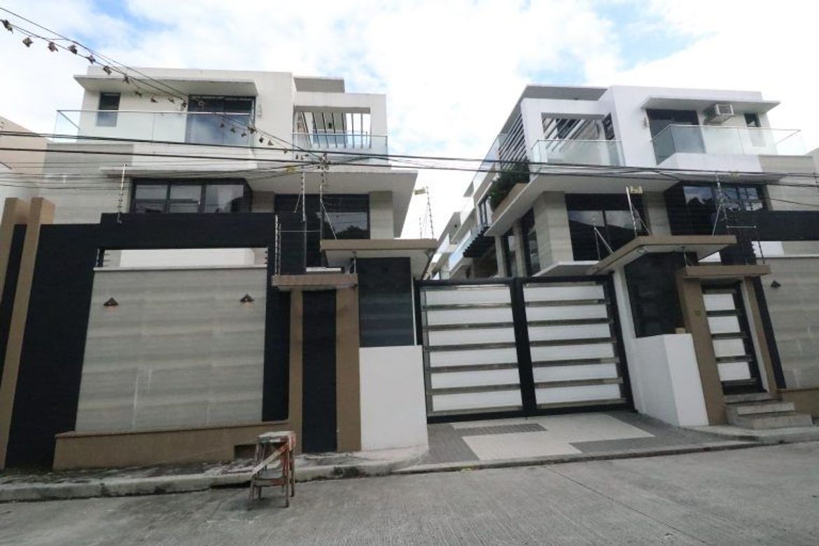 5 Bedroom Townhouse for Sale in Quiapo, Manila, Metro Manila near LRT-1 Carriedo – photo 2