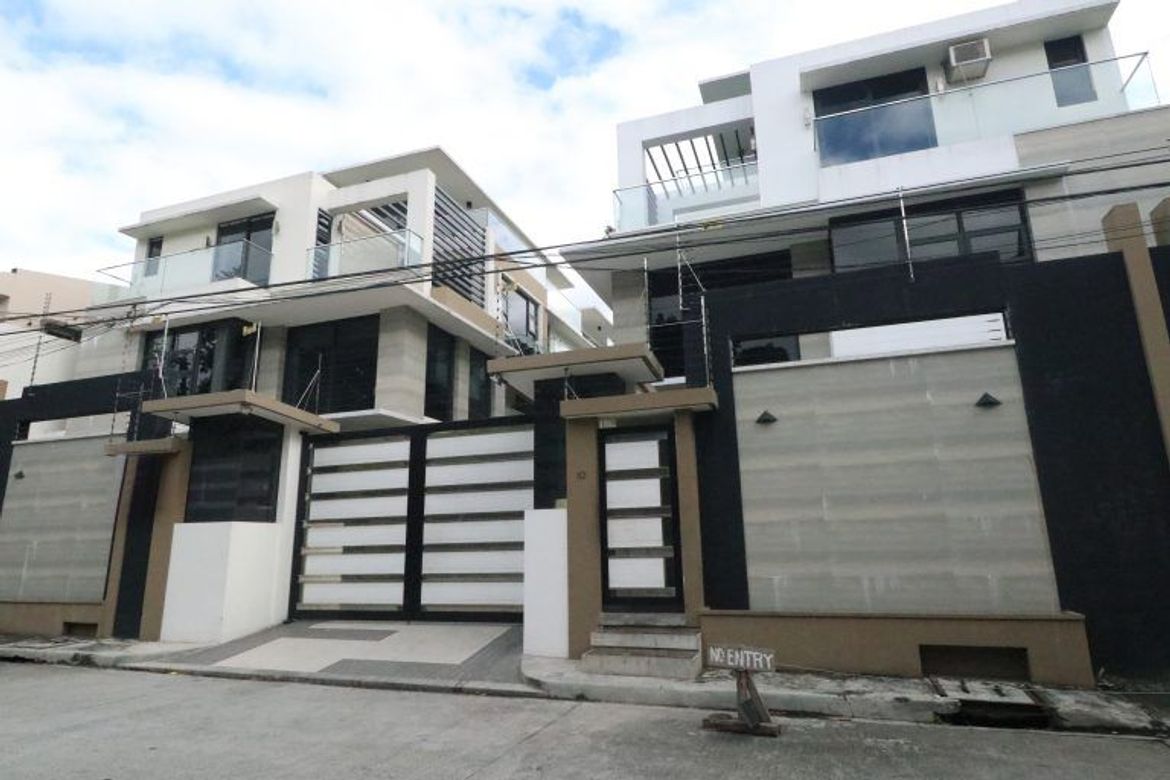 5 Bedroom Townhouse for Sale in Quiapo, Manila, Metro Manila near LRT-1 Carriedo – photo 4