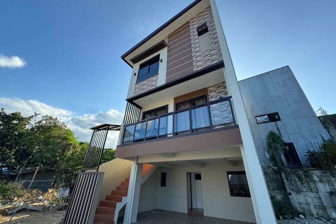 5 Bedroom Townhouse for Sale in San Manuel, San Jose del Monte, Bulacan – photo 3