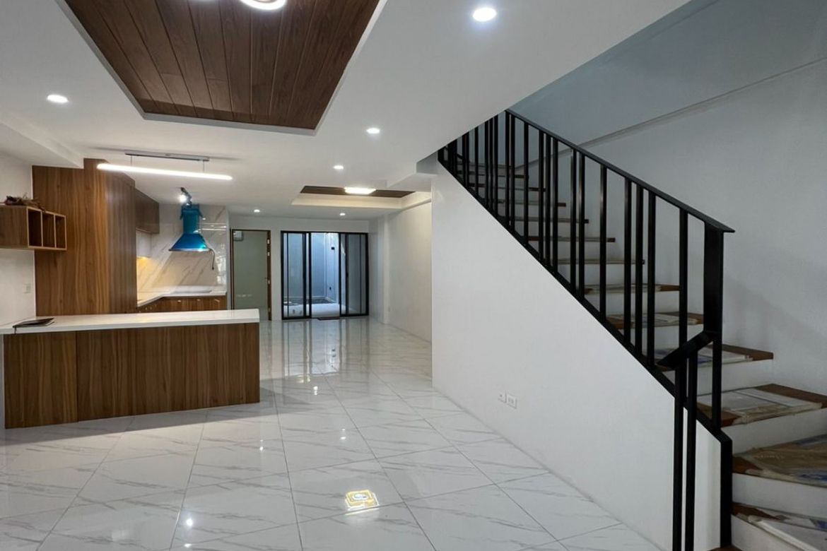 5 Bedroom Townhouse for Sale in Santa Mesa, Manila, Metro Manila near LRT-2 V. Mapa – photo 8