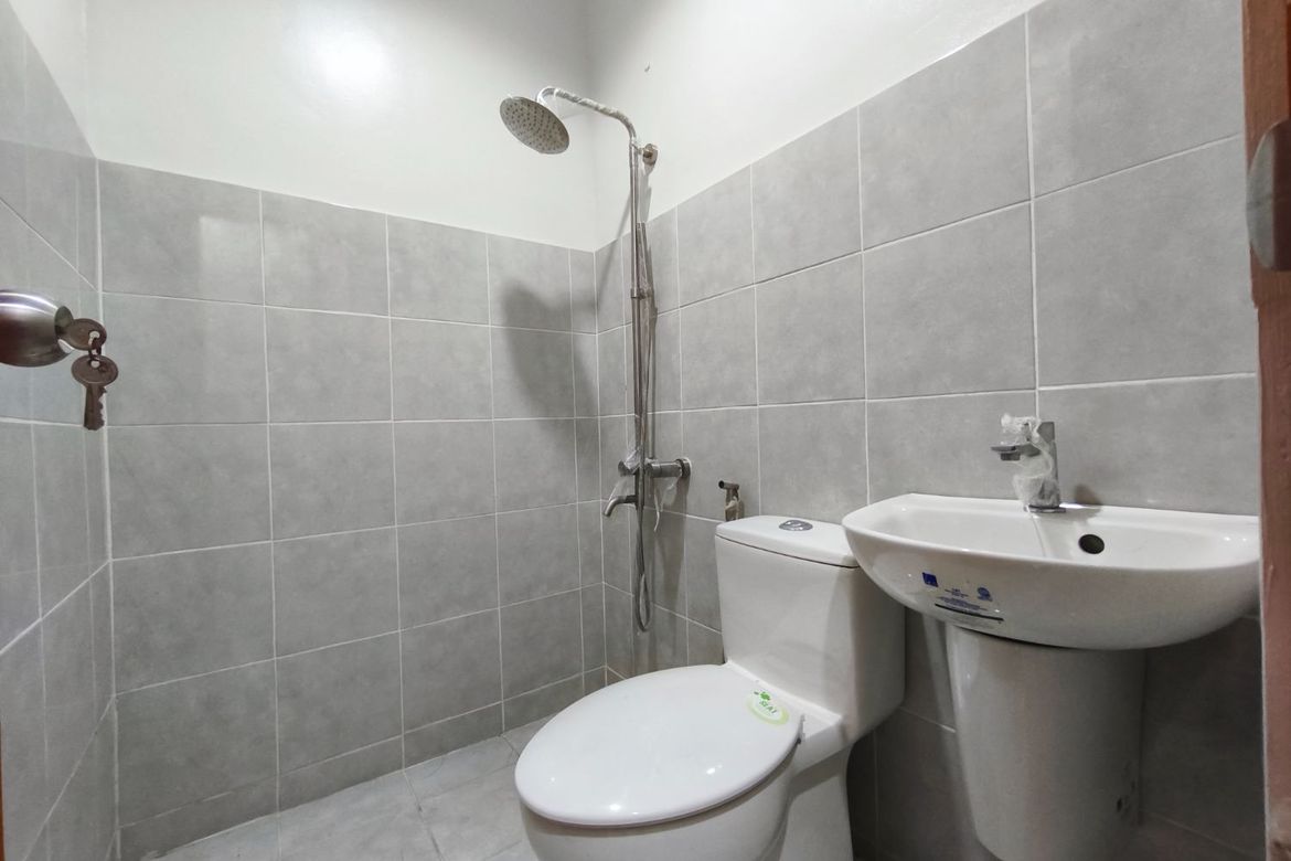 5 Bedroom Townhouse for Sale in Talon Dos, Las Piñas, Metro Manila – photo 4