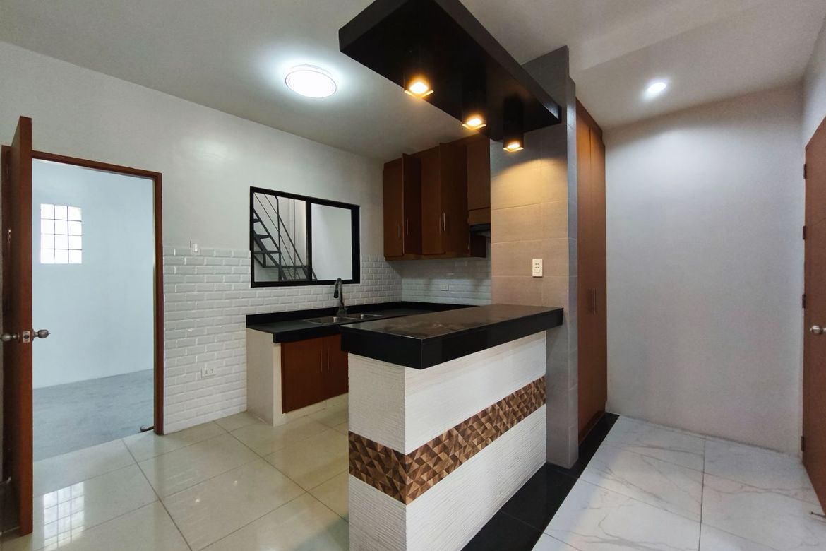 5 Bedroom Townhouse for Sale in Talon Dos, Las Piñas, Metro Manila – photo 6