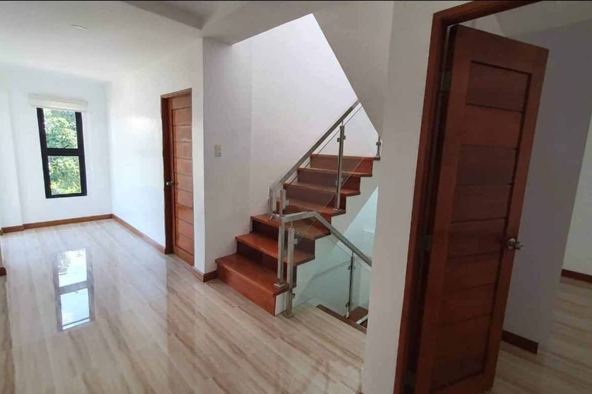5 Bedroom Townhouse for Sale in Tandang Sora, Quezon City, Metro Manila – photo 5