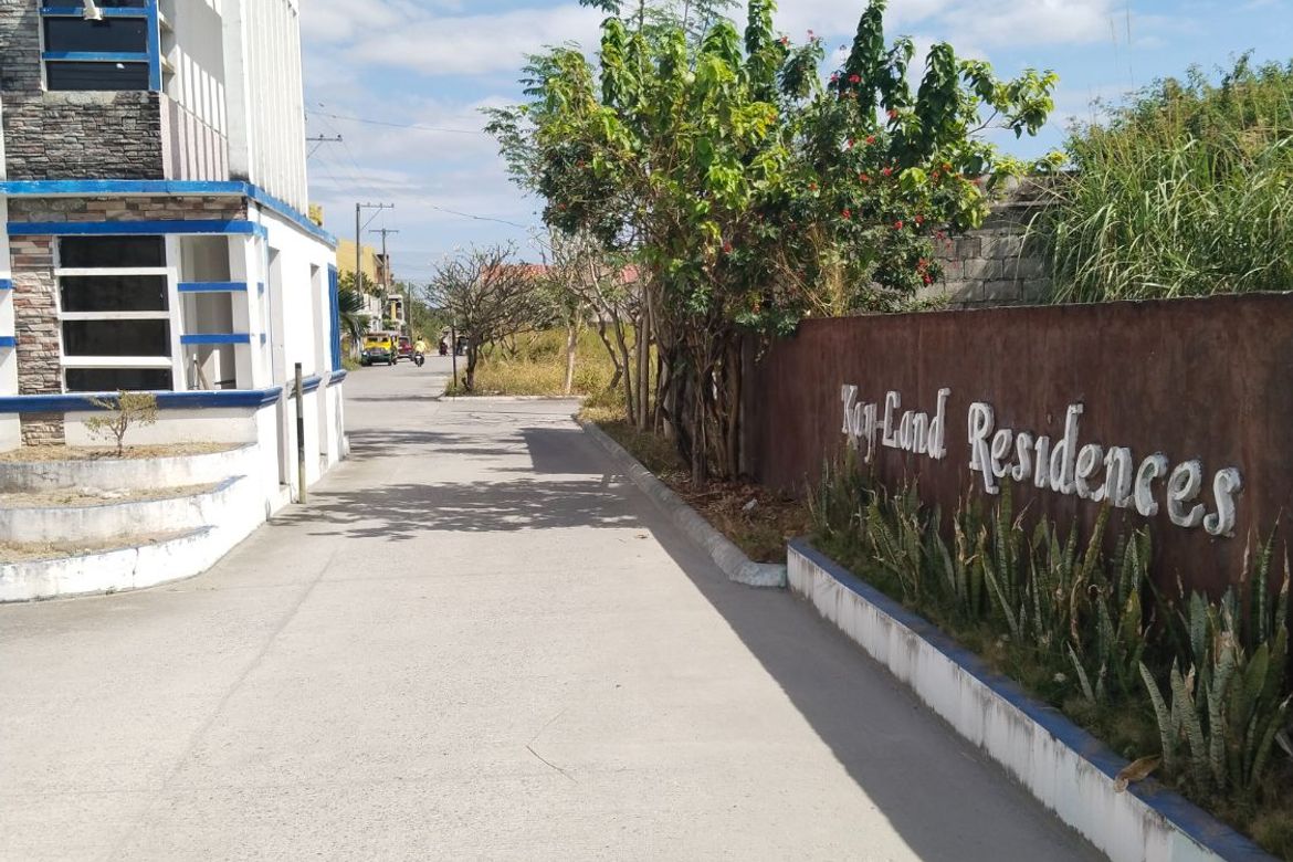5 Bedroom Townhouse for Sale in Telabastagan, San Fernando, Pampanga – photo 7
