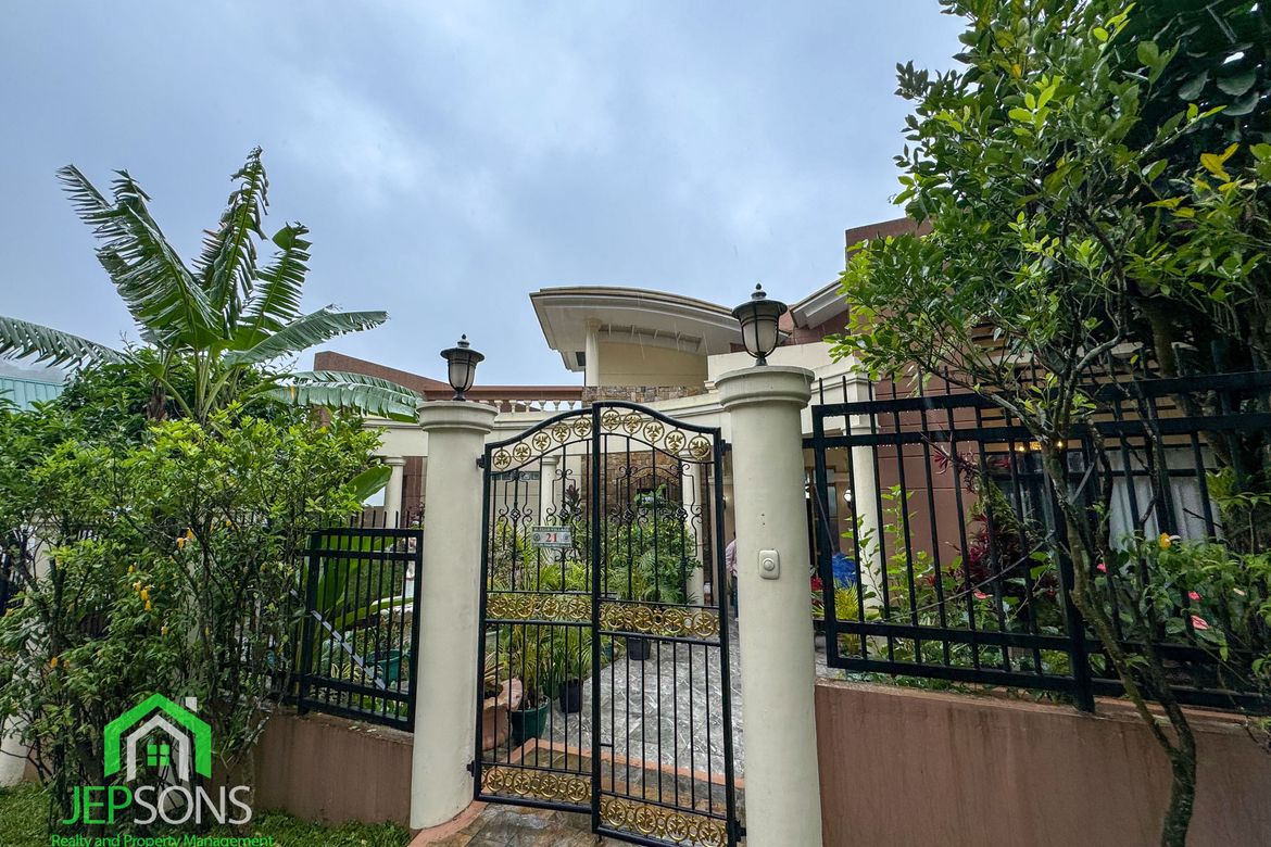 5 Bedroom Villa for Sale in Bakakeng Central, Baguio, Benguet