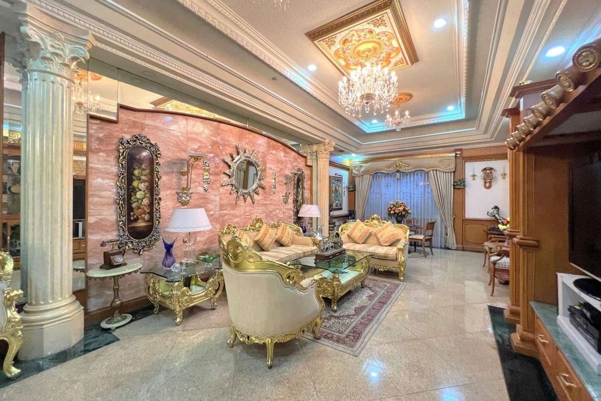 5 Bedroom Villa for Sale in Batasan Hills, Quezon City, Metro Manila – photo 2