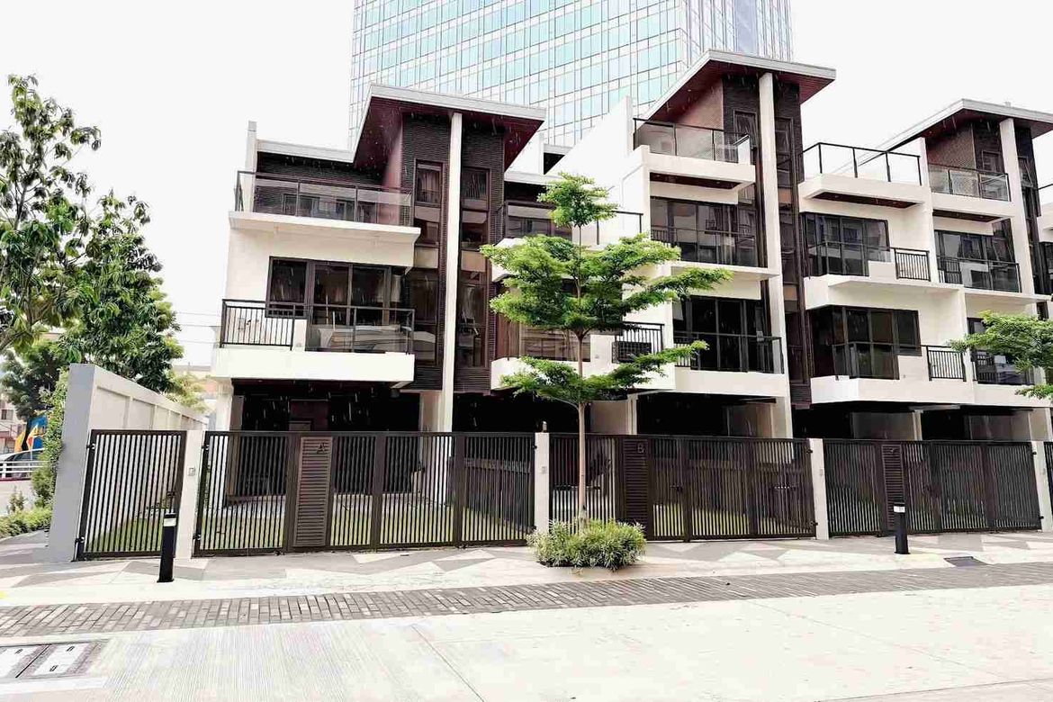 5 Bedroom Villa for Sale in Hulo, Mandaluyong, Metro Manila