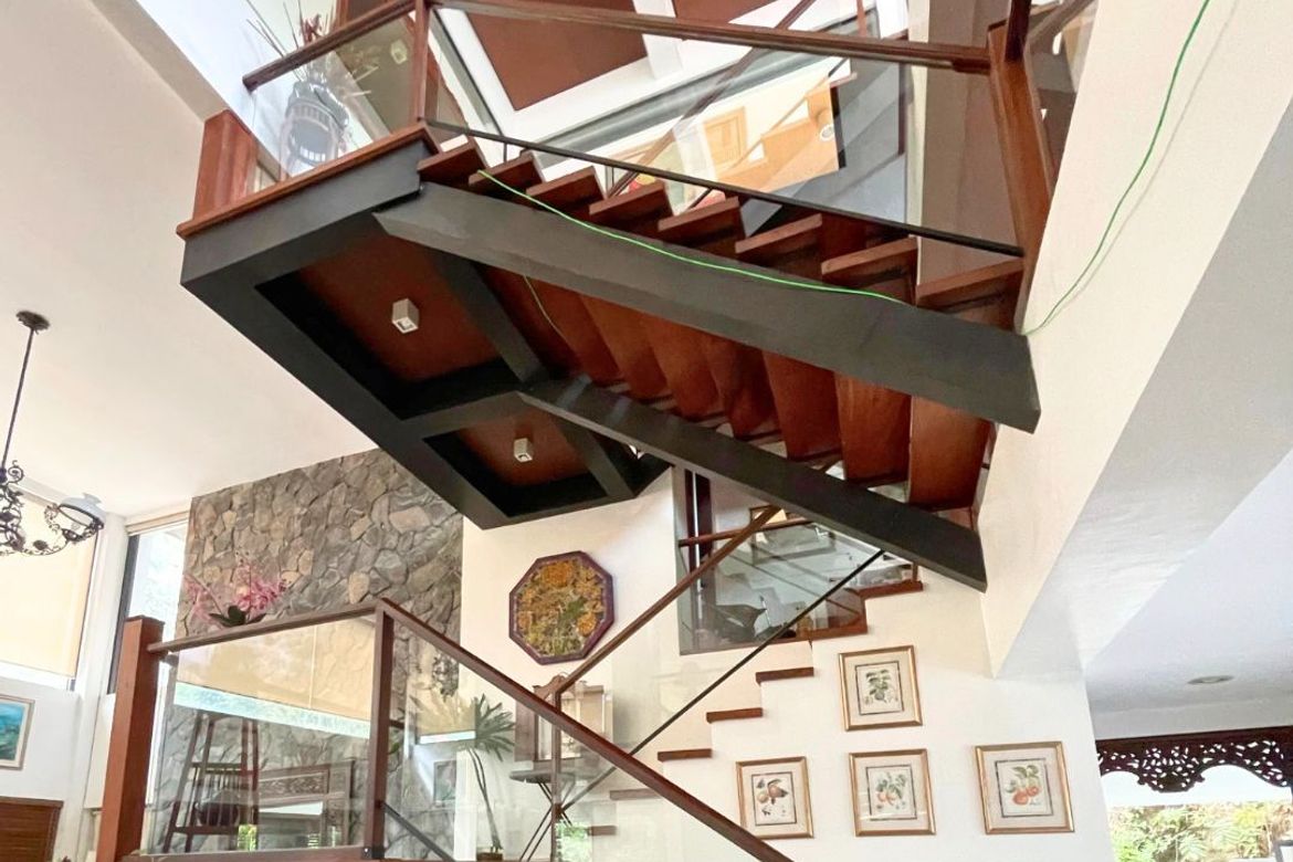 5 Bedroom Villa for Sale in Pansol, Quezon City, Metro Manila – photo 3