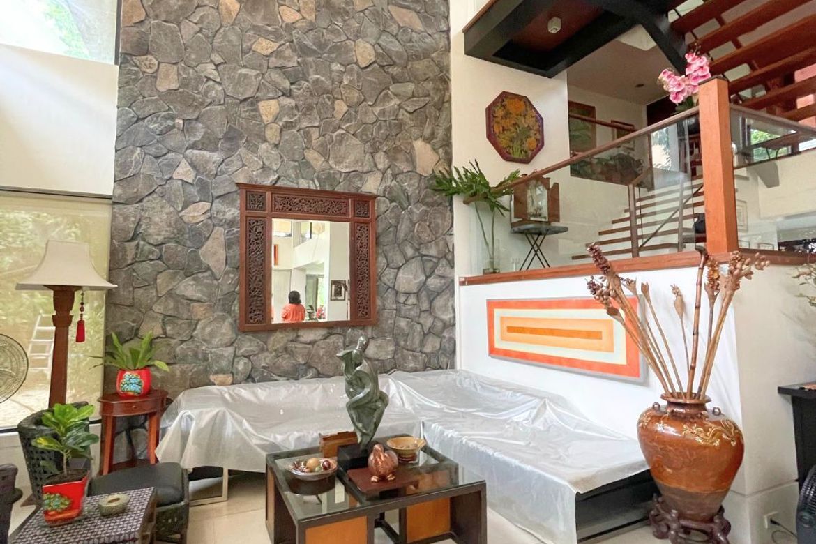 5 Bedroom Villa for Sale in Pansol, Quezon City, Metro Manila – photo 8
