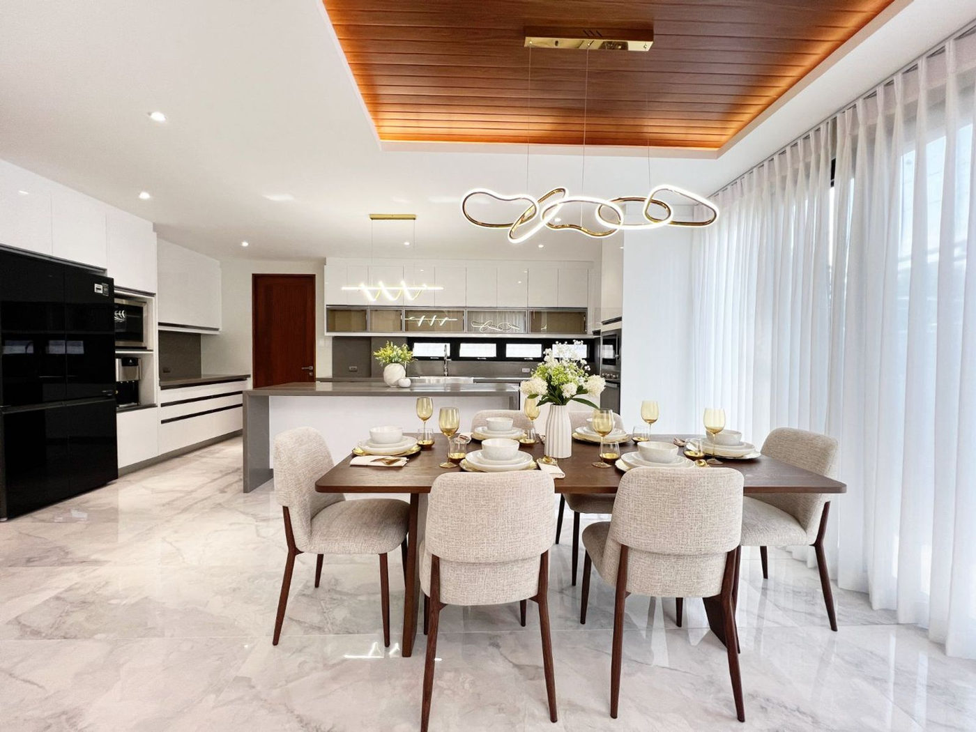 Brand-New 6-Bedroom Bali-Inspired House for Sale in Bali Mansions, South Forbes, Silang, Cavite – photo 6