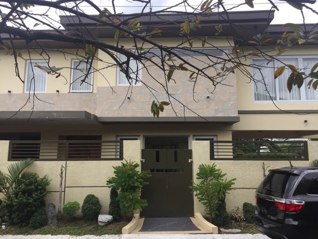 6-Bedroom House and Lot for Sale in Merville, Parañaque