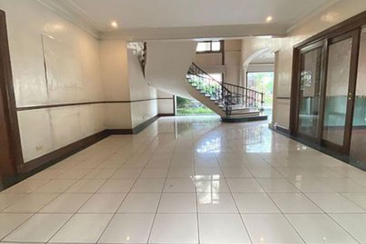 6 Bedroom House for Rent in Bagumbayan, Quezon City, Metro Manila photo 2