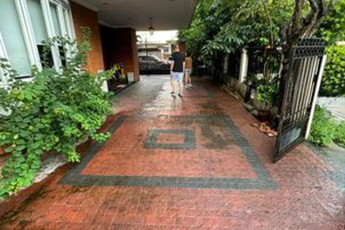 6 Bedroom House for Rent in Bagumbayan, Quezon City, Metro Manila photo 5