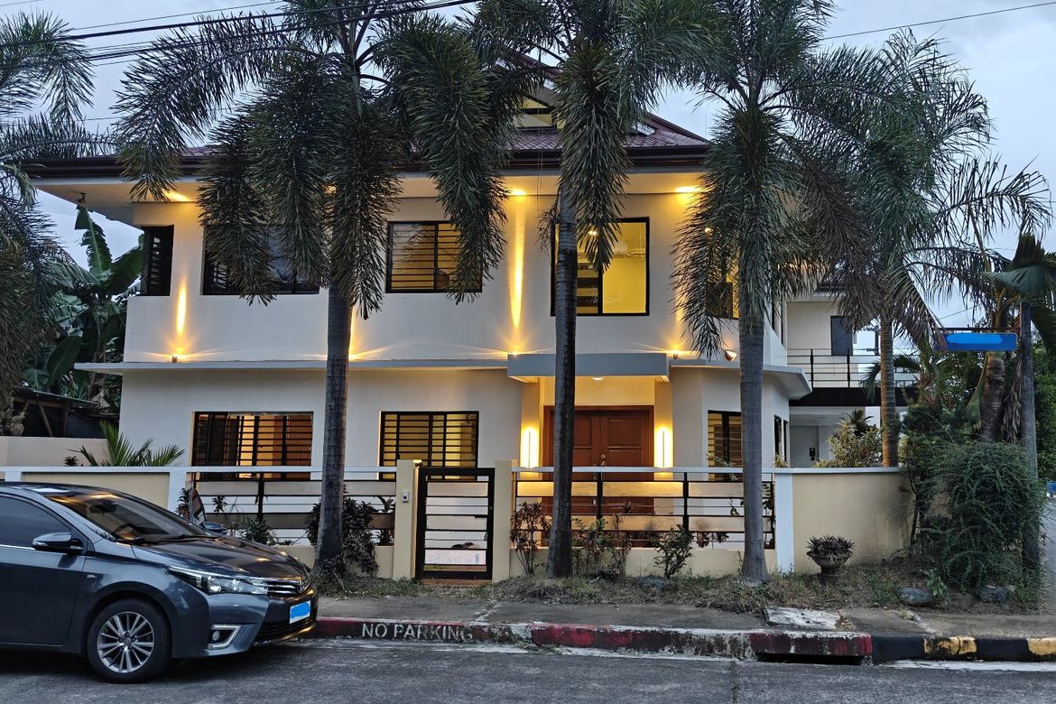 6 Bedroom House for Rent in Batasan Hills, Quezon City, Metro Manila