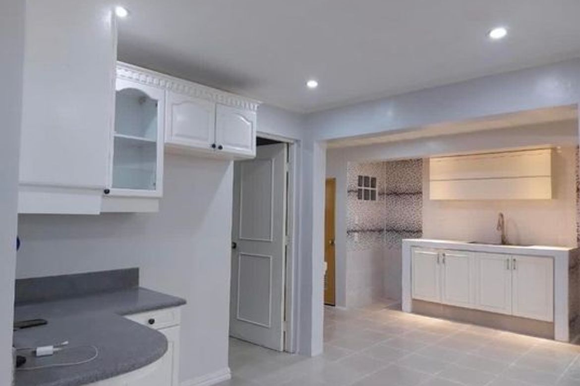 6 Bedroom House for Rent in CITTA ITALIA, Molino II, Bacoor, Cavite photo 3
