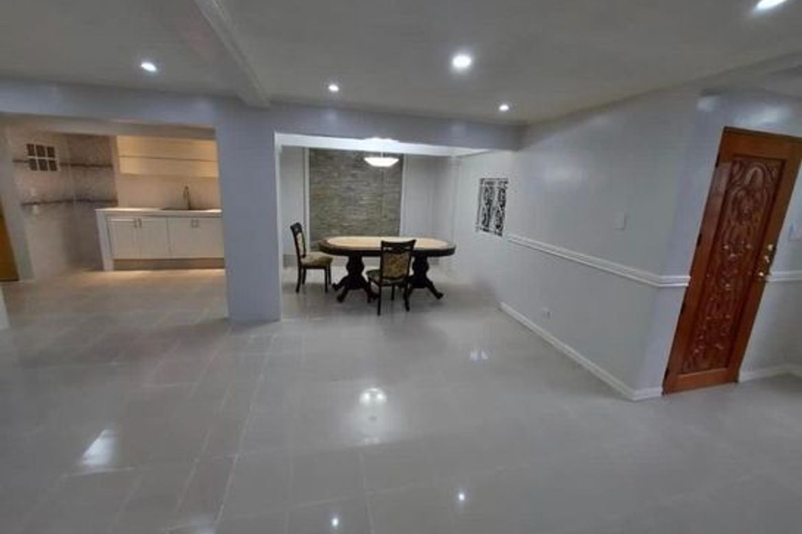 6 Bedroom House for Rent in CITTA ITALIA, Molino II, Bacoor, Cavite photo 5