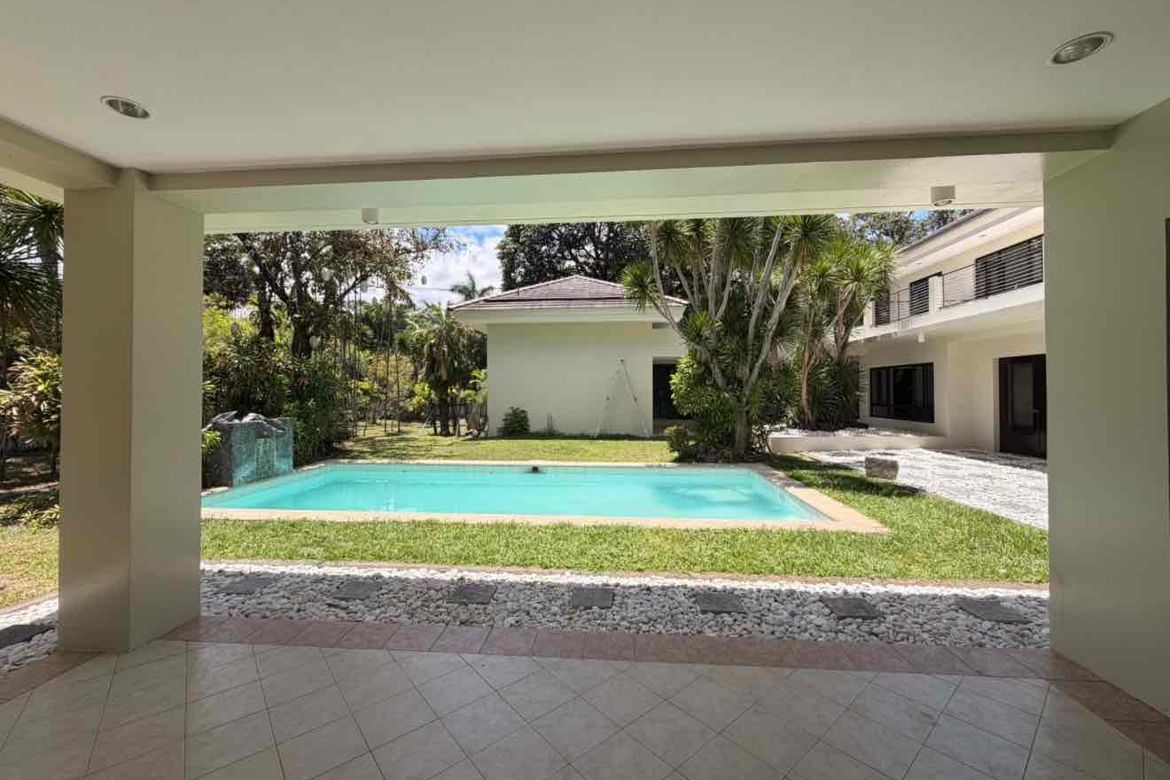 6 Bedroom House for Rent in Forbes Park North, Makati, Metro Manila near MRT-3 Ayala