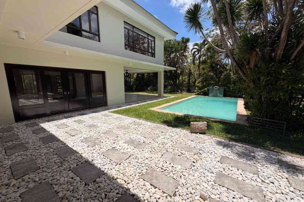 6 Bedroom House for Rent in Forbes Park North, Makati, Metro Manila near MRT-3 Ayala photo 3