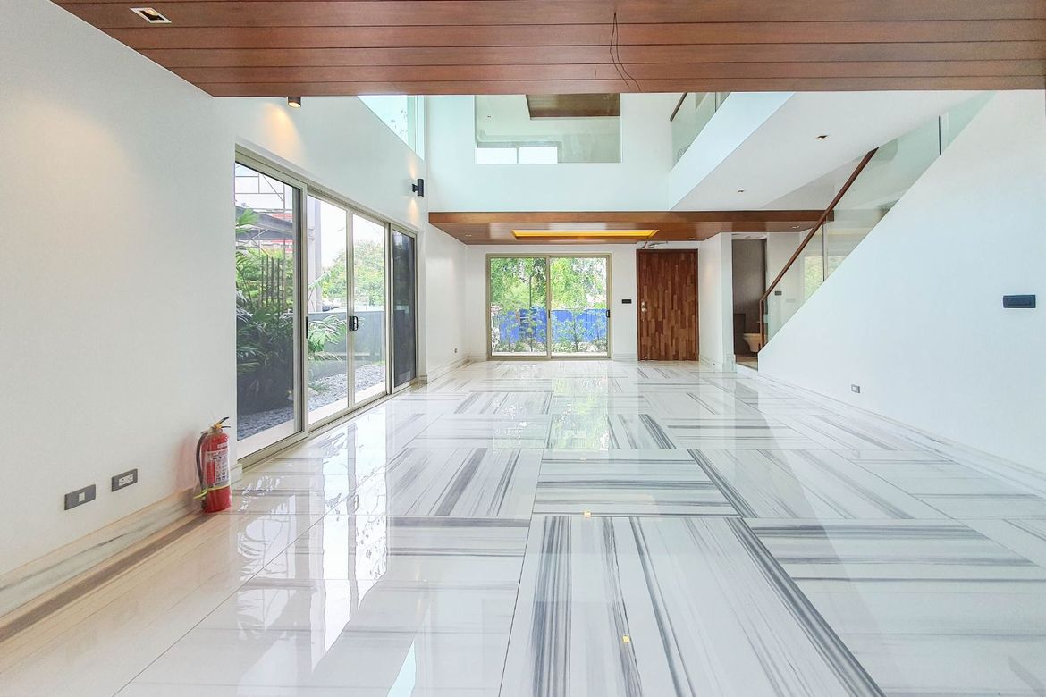 6 Bedroom House for Rent in Mckinley West Village, Pinagsama, Taguig, Metro Manila photo 6