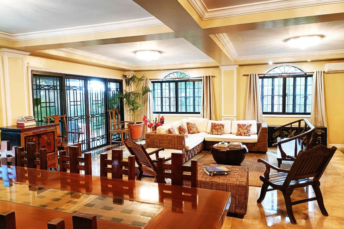 6 Bedroom House for Rent in Merville, Parañaque, Metro Manila photo 2