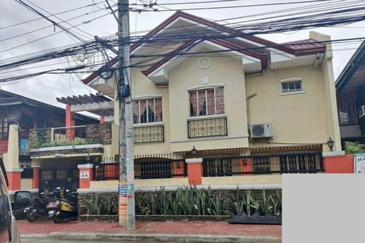 6 Bedroom House for Rent in Santa Mesa, Manila, Metro Manila near LRT-2 V. Mapa